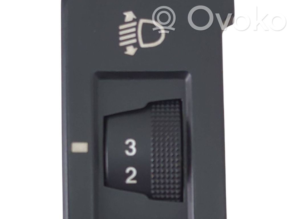 Hyundai i30 Headlight level height control switch 