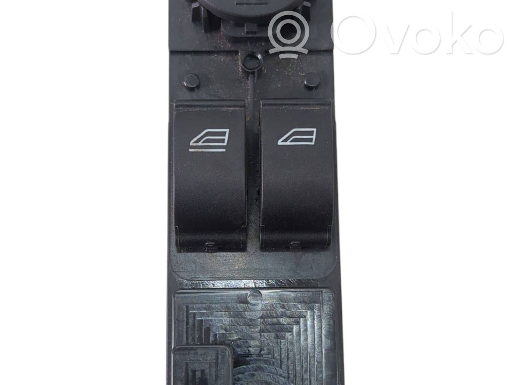 Ford Focus Electric window control switch 