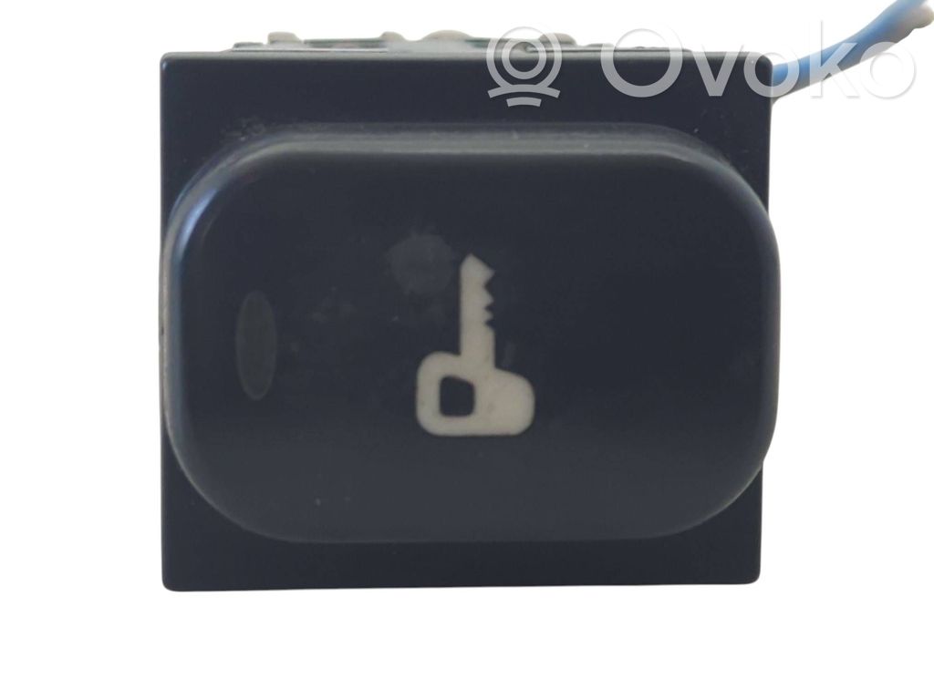 Peugeot 607 Central locking switch button 