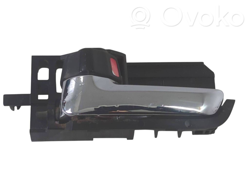 Suzuki SX4 Rear door interior handle 