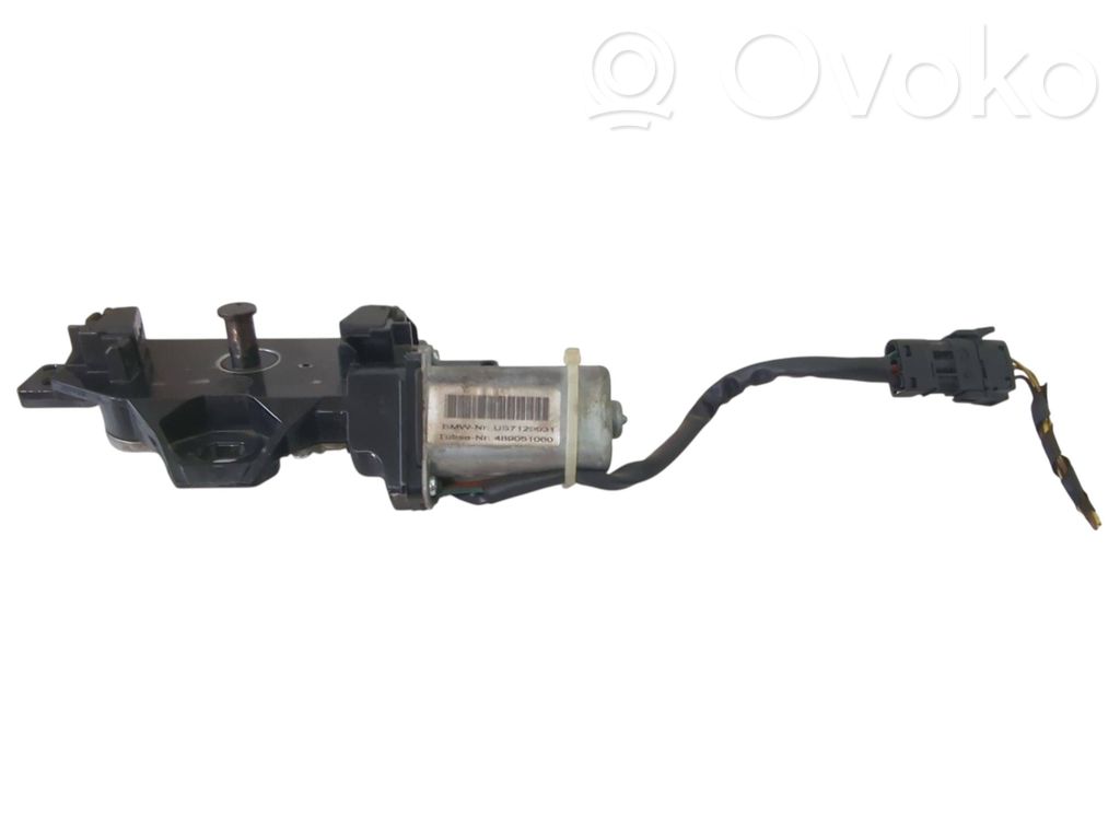 BMW 5 E60 E61 Aizmugurējā pārsega slēdzene 