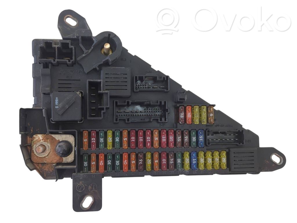 BMW 5 E60 E61 Saugiklių blokas 