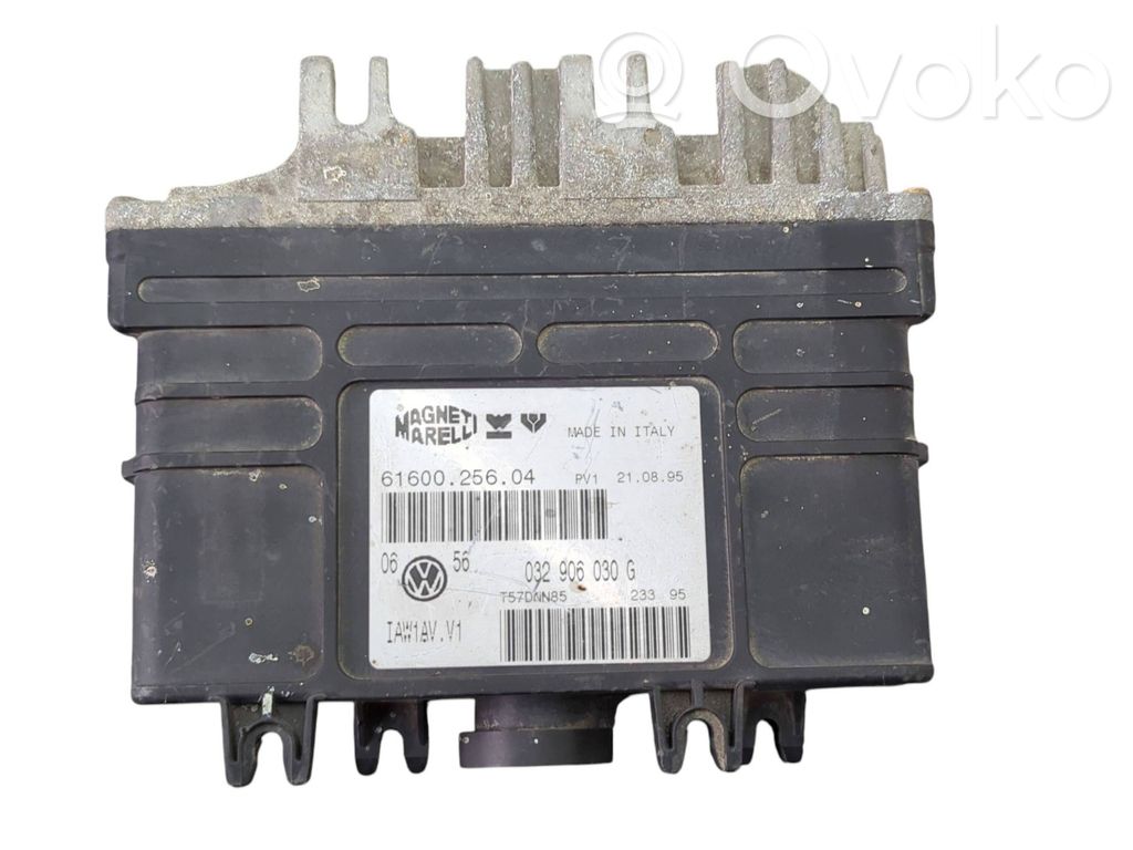 Volkswagen Golf III Engine control unit/module 