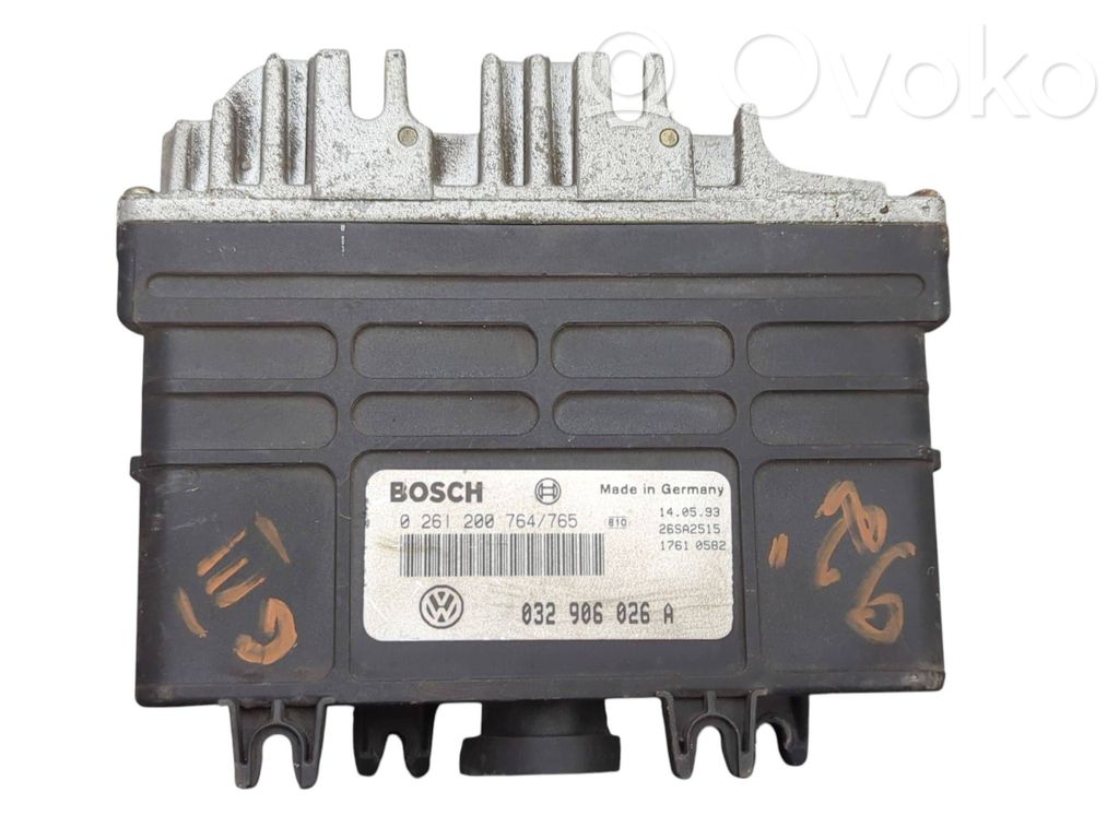 Volkswagen Golf III Engine control unit/module 
