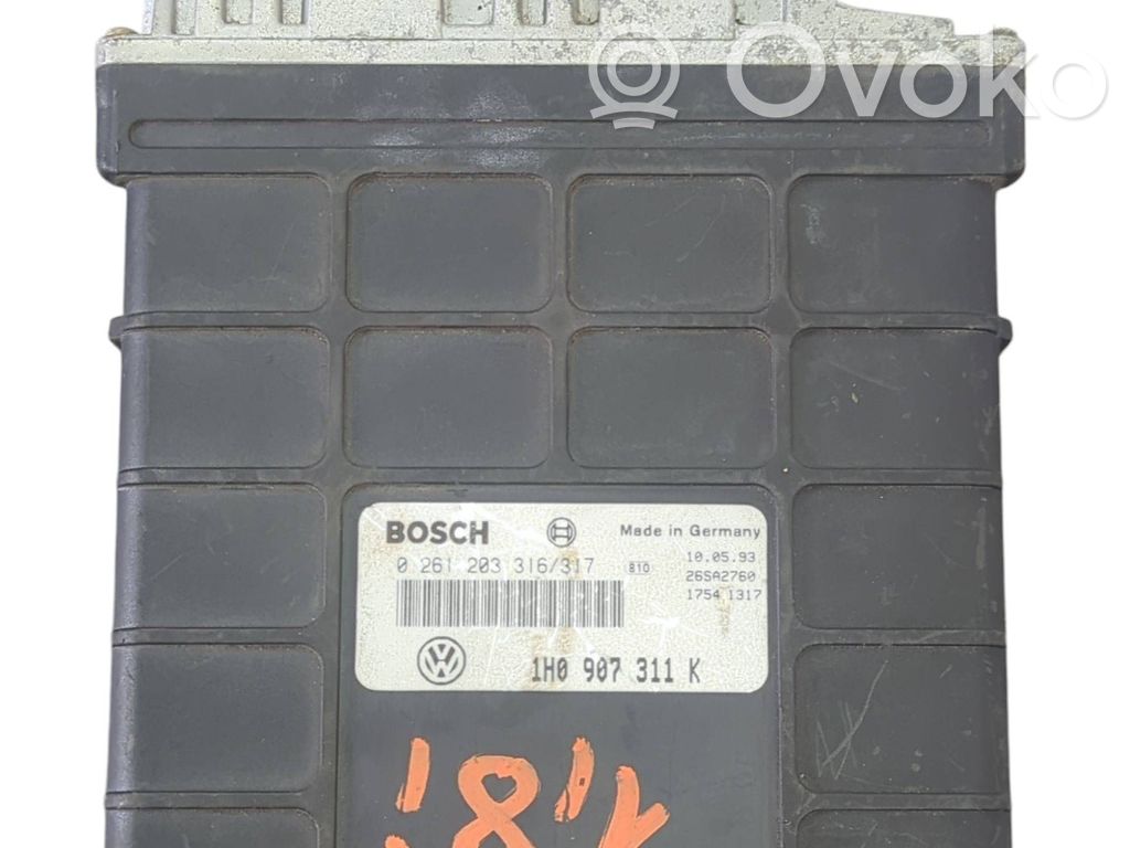Volkswagen Golf III Engine control unit/module 