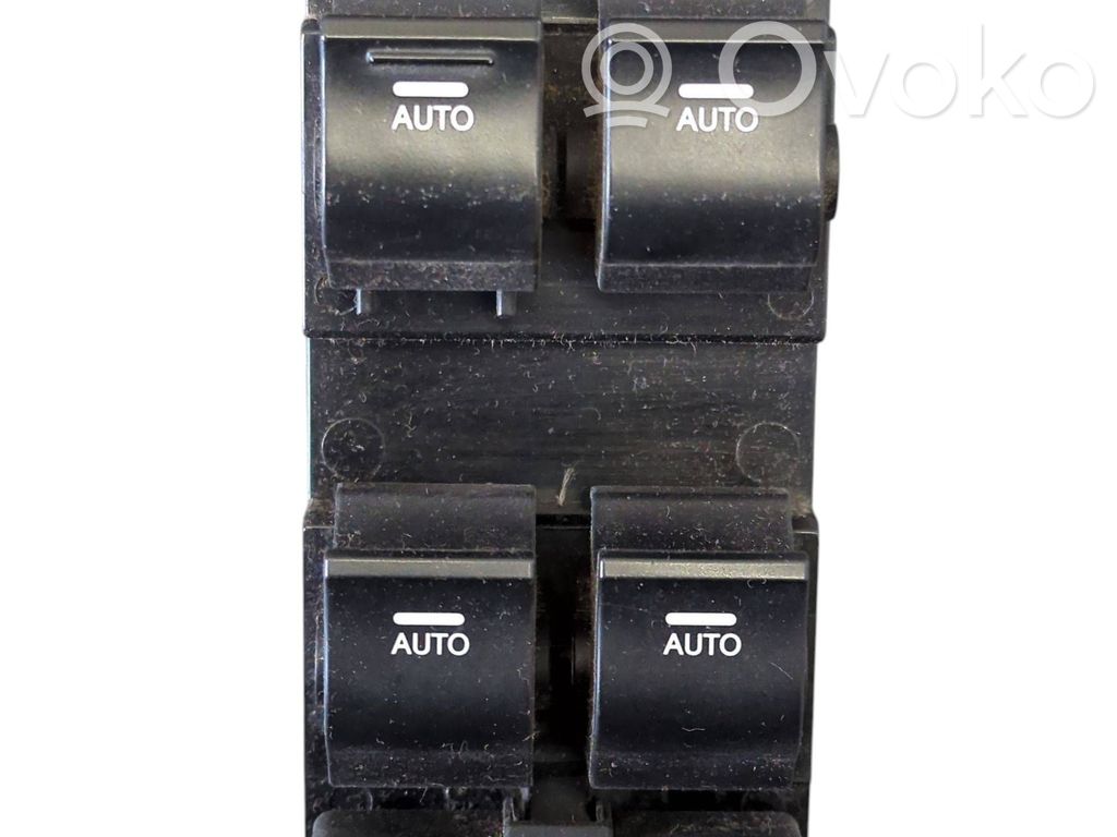 Hyundai i40 Electric window control switch 