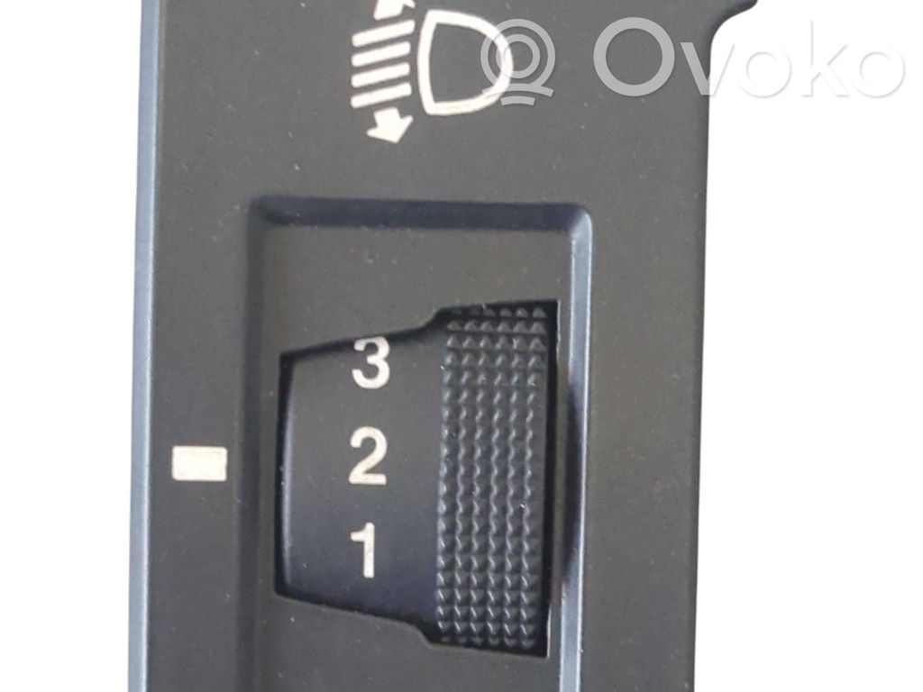 Hyundai i30 Headlight level height control switch 