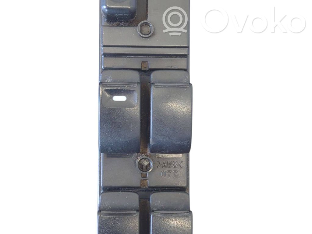 Mitsubishi Grandis Electric window control switch 