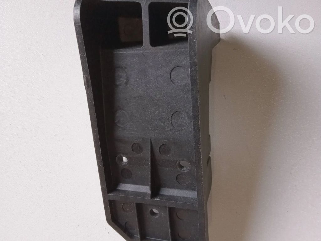 Mazda CX-7 Headlight/headlamp mounting bracket 