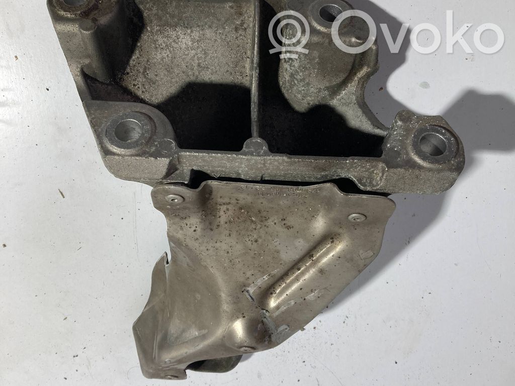 Engine mounting bracket   6785698,6855550,2211