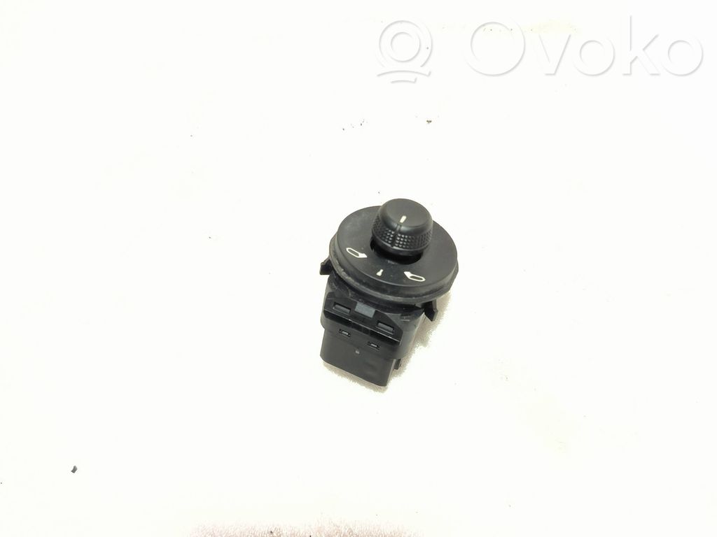 Toyota ProAce City Wing mirror switch 