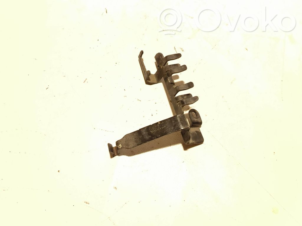 Peugeot 208 I Other engine bay part 