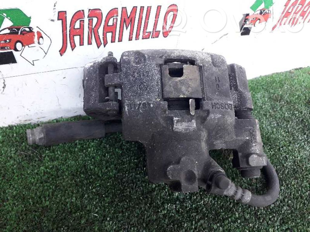 Fiat 500 Zacisk hamulcowy przedni 