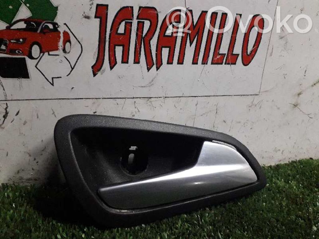 Ford Focus Front door interior handle 