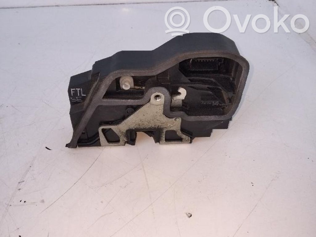 Cerradura de puerta delantera   7202143