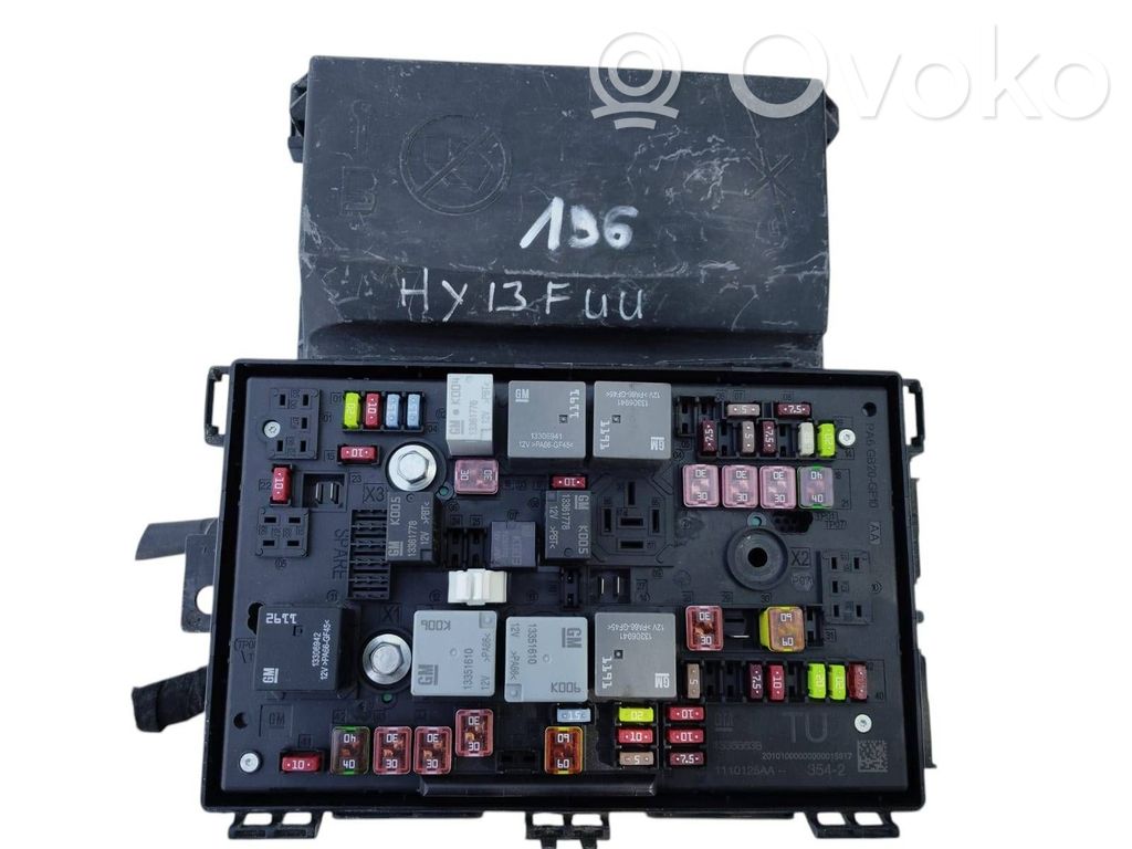 Opel Astra J Juego de caja de fusibles 