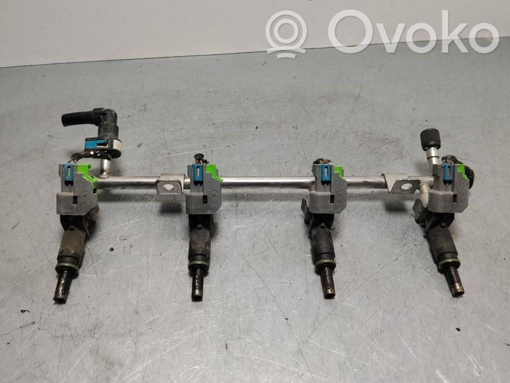 Opel Astra J Fuel injector 