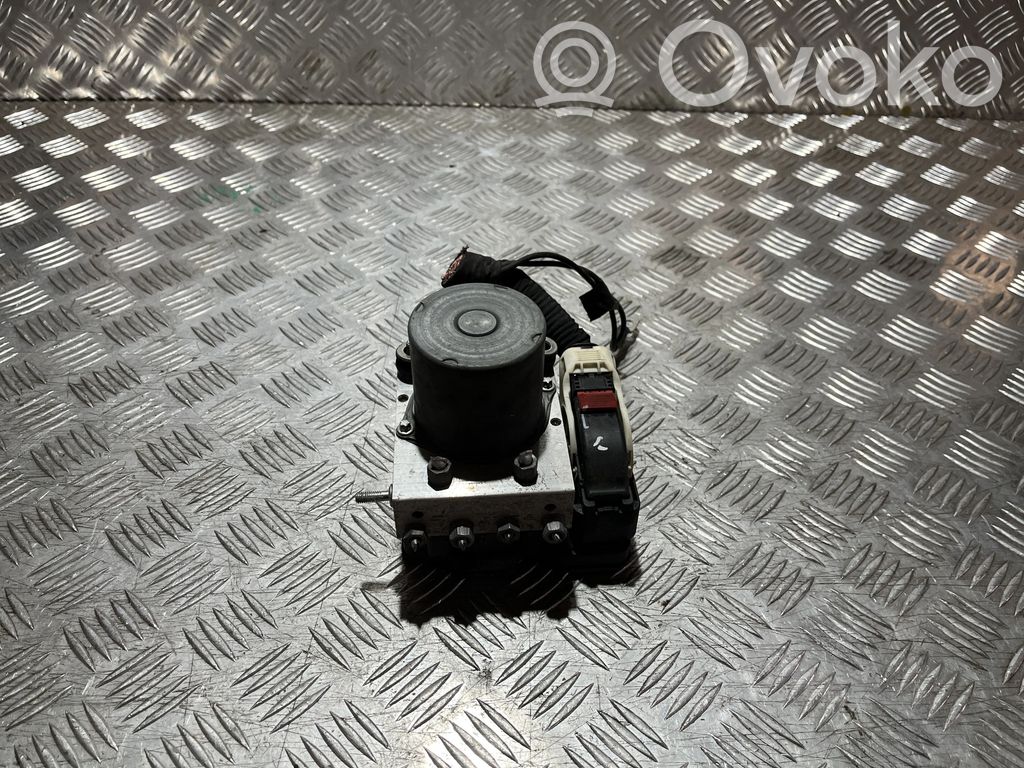 Główny cylinder hamulca   476609106R,PU28468