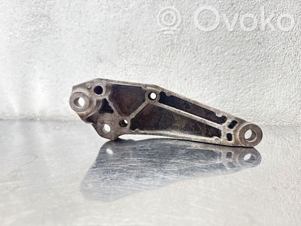Opel Insignia A Engine mounting bracket 