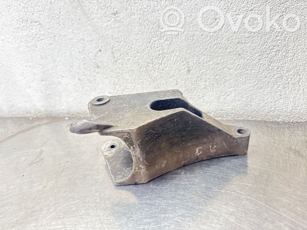 Opel Vectra C Engine mounting bracket 