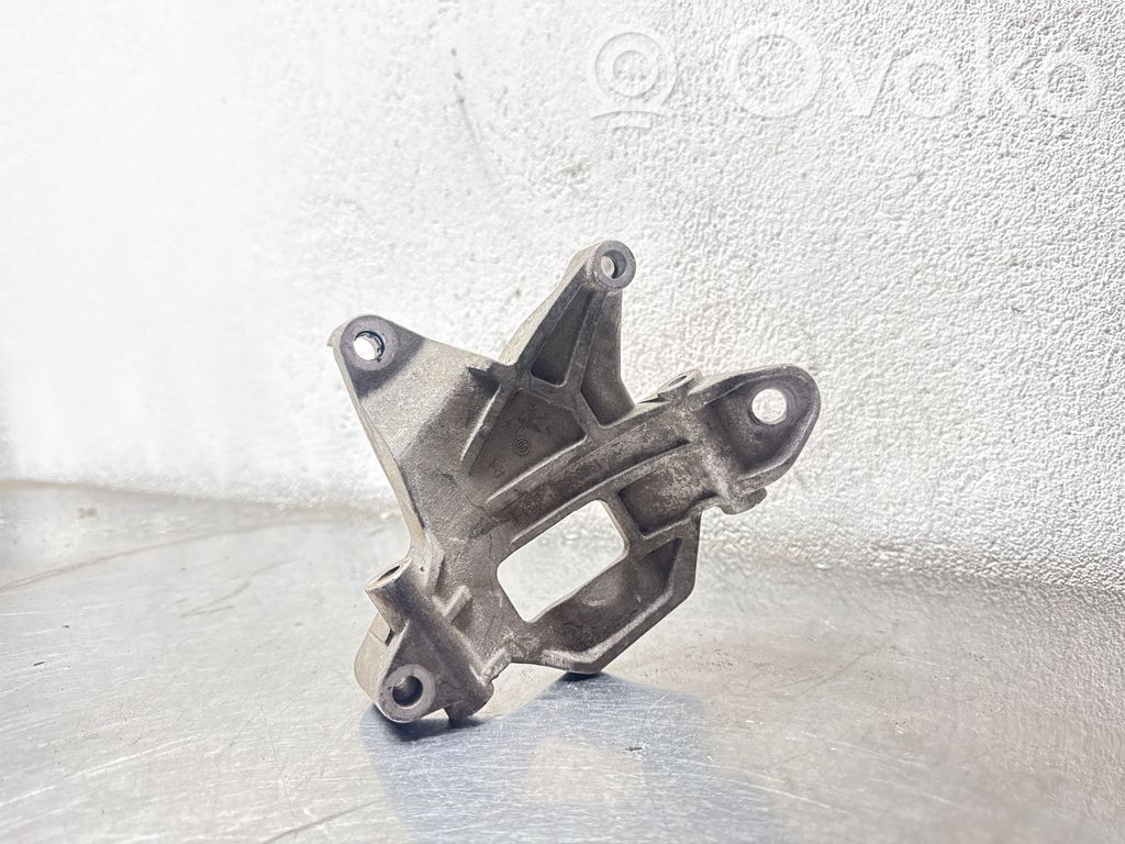 Opel Vectra C Generator/alternator bracket 