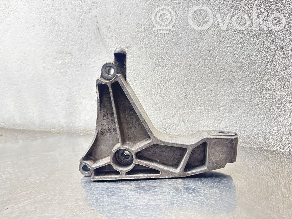 Opel Zafira A Engine mounting bracket 