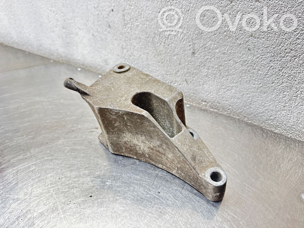 Opel Vectra C Engine mounting bracket 