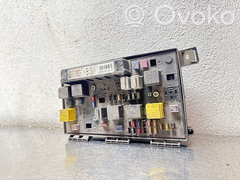 Opel Astra H Sulakemoduuli 