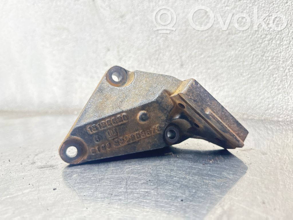 Engine mounting bracket   13125628,332253673