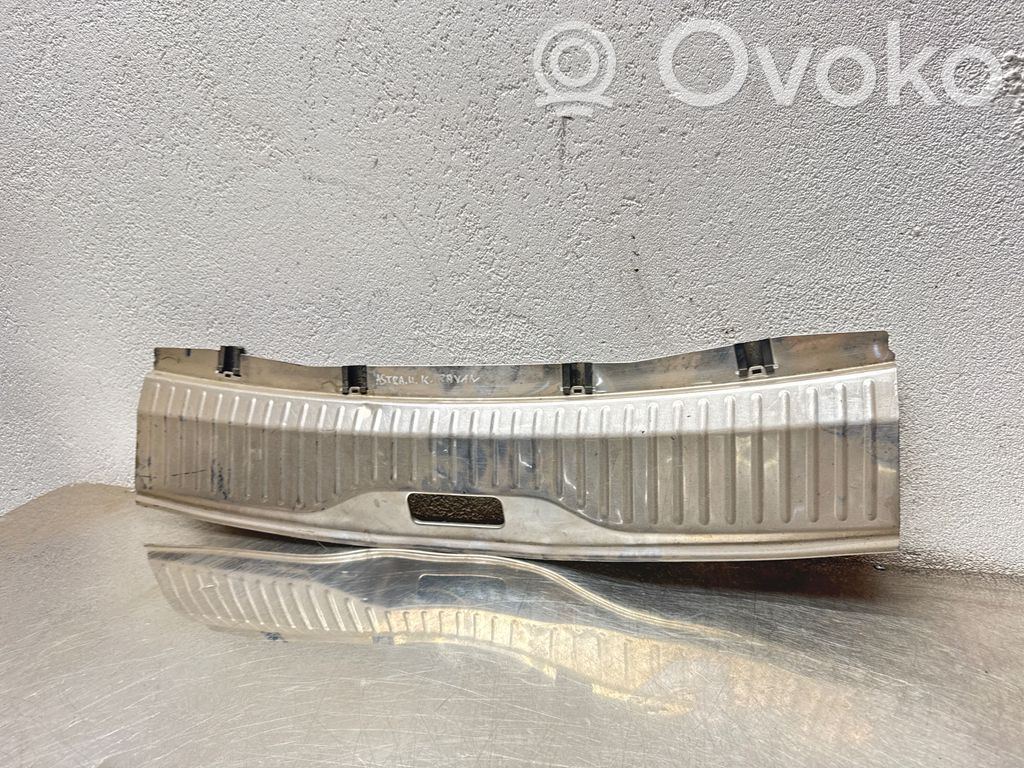 Opel Astra H Protector del borde del maletero/compartimento de carga 