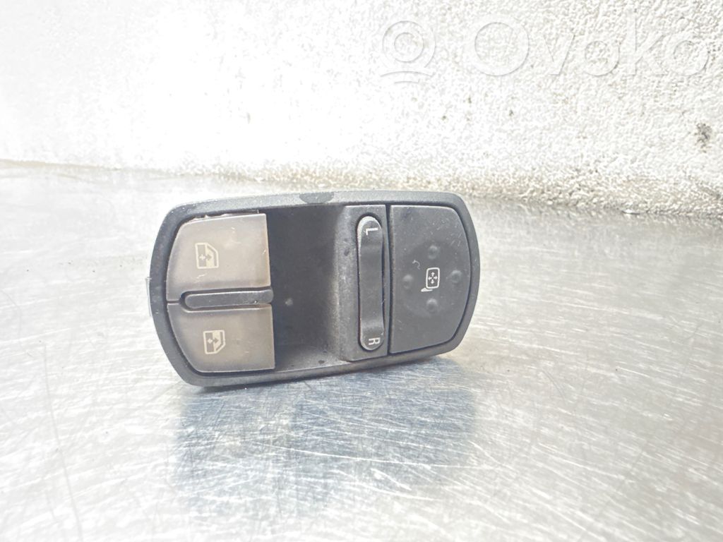 Opel Corsa C Electric window control switch 