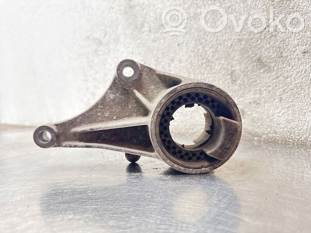 Opel Astra G Engine mount bracket 