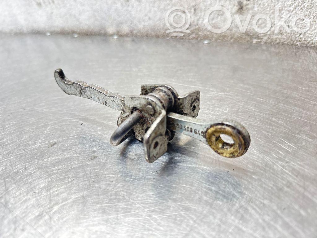 Opel Vectra B Etuoven pidätin 