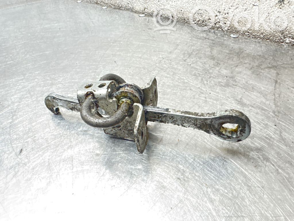 Opel Vectra B Etuoven pidätin 