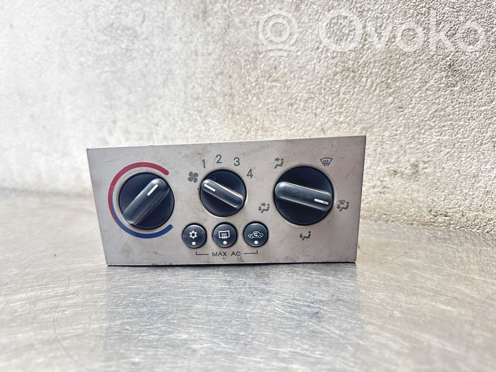 Opel Meriva A Climate control unit 