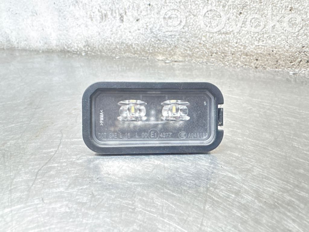 Opel Insignia B Lampa oświetlenia tylnej tablicy rejestracyjnej 