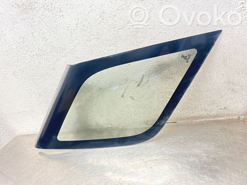 Opel Frontera B Rear side window 