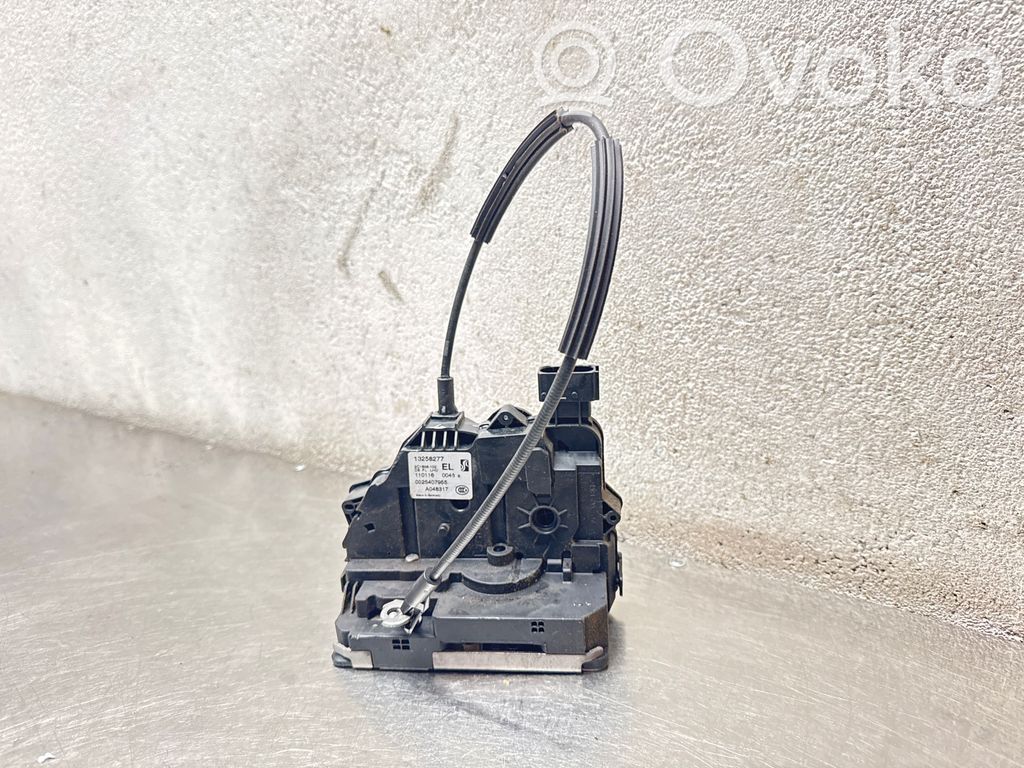 Opel Corsa D Serratura portiera anteriore 