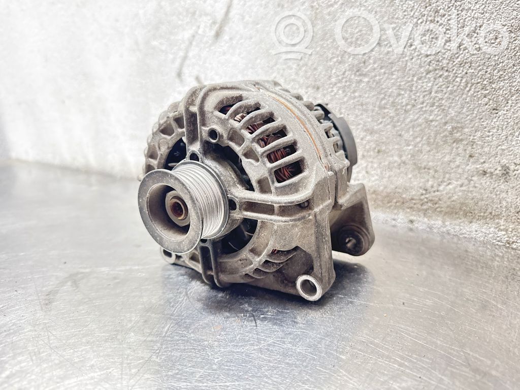 Opel Astra H Alternador 