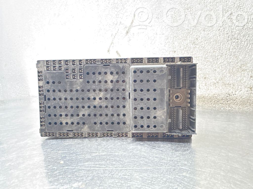 Volvo S80 Ramka / Moduł bezpieczników 