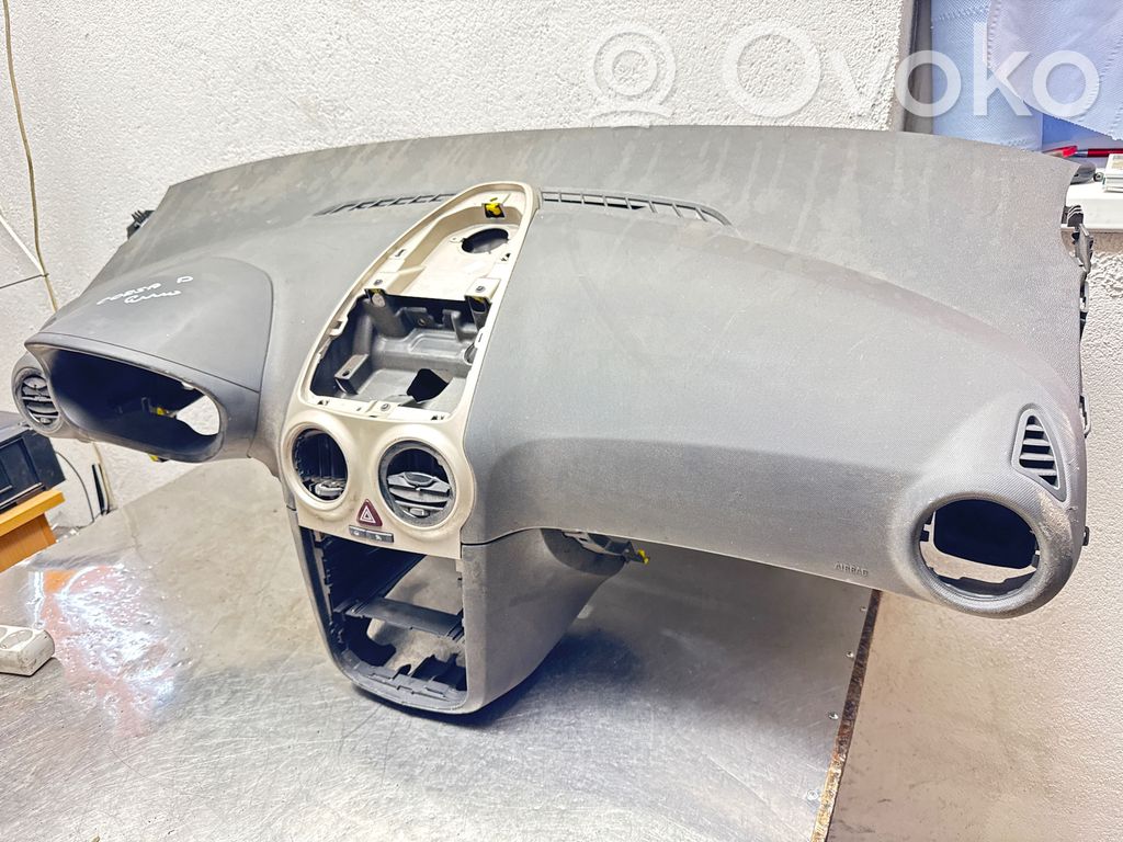Opel Corsa D Панель 