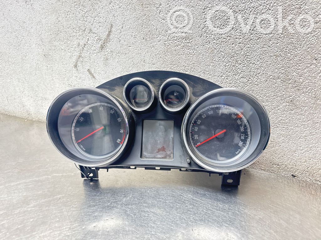 Opel Insignia A Speedometer (instrument cluster) 