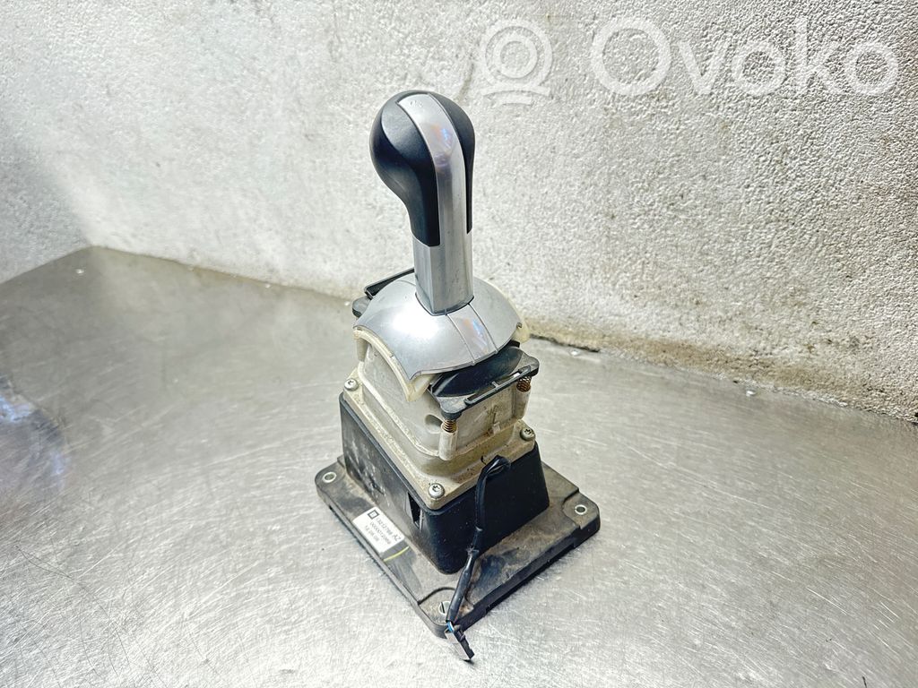 Opel Astra H Lewarek zmiany biegów / górny 