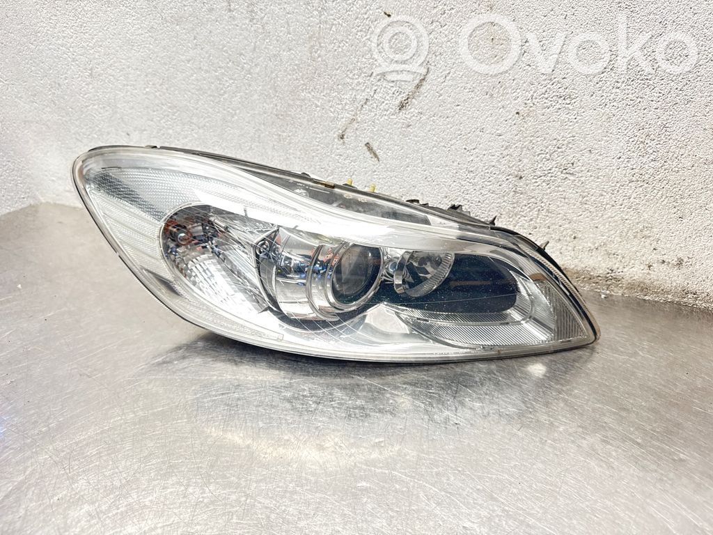 Volvo C30 Lampa przednia 
