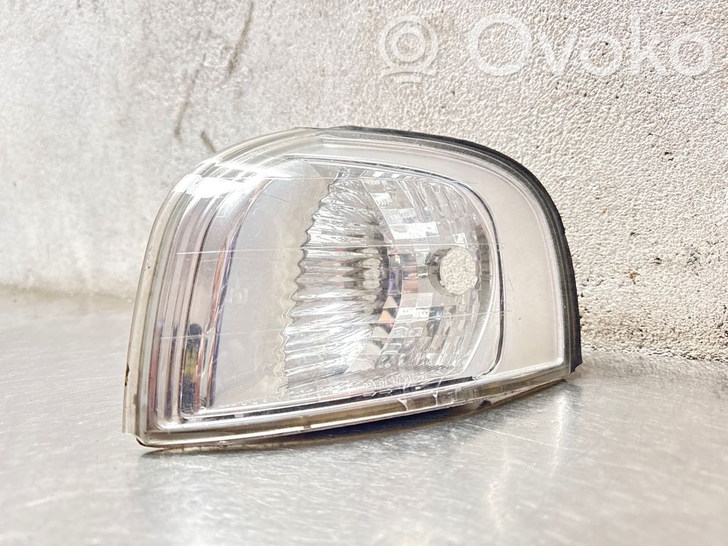 Front indicator light   88204388