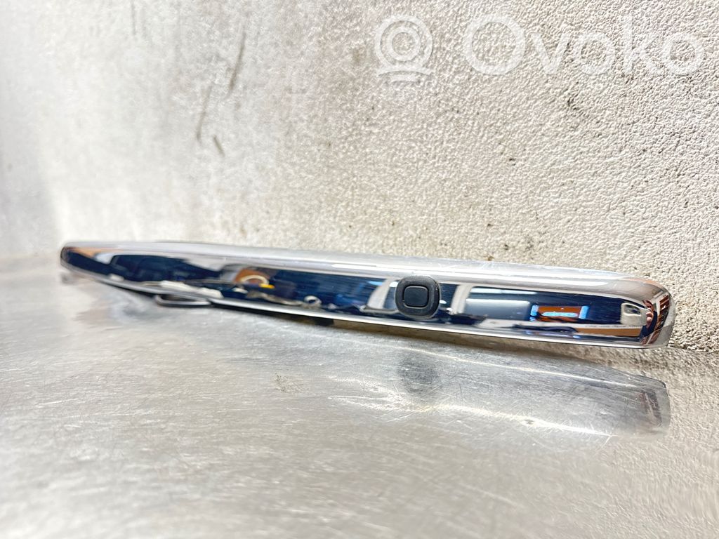 Ford Focus Takaluukun rekisterikilven valon palkki 