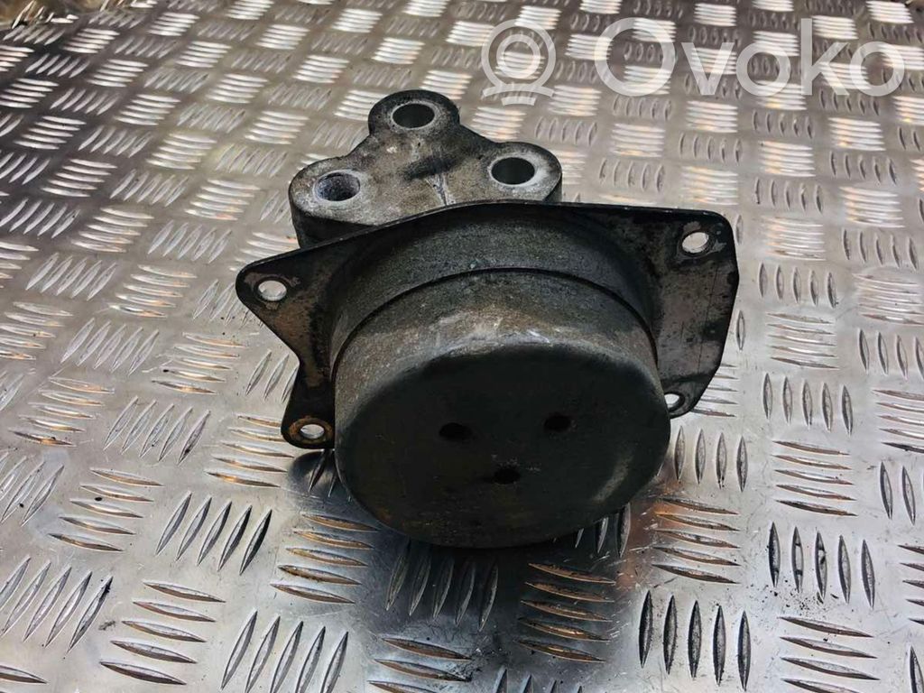 Opel Insignia A Engine mount bracket 