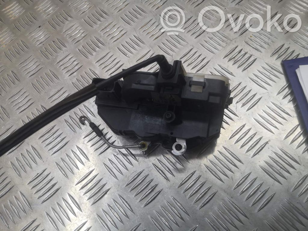 Opel Insignia A Front door lock 