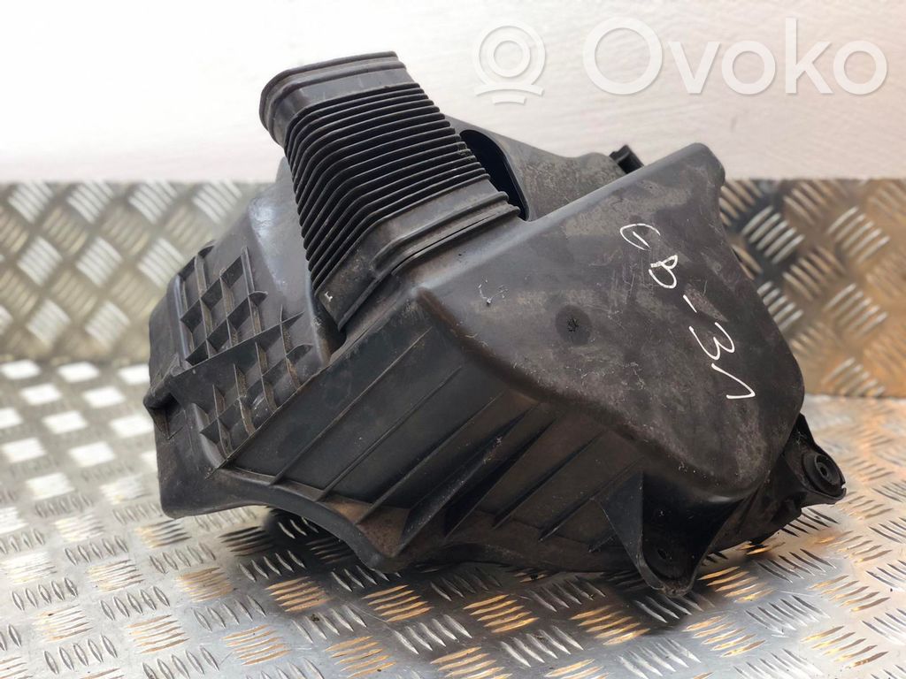 BMW 1 E81 E87 Air filter box 