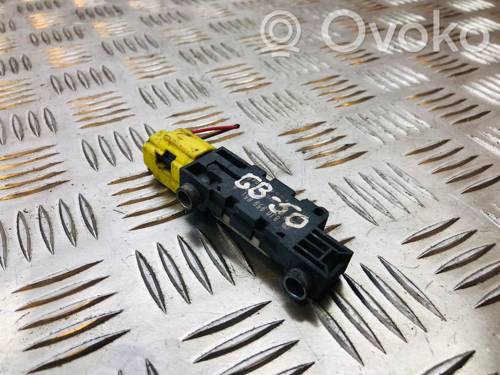 Audi A3 S3 8P Airbag deployment crash/impact sensor 